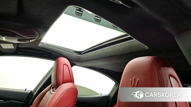 Maserati Ghibli id 3839159 из Кореи 10