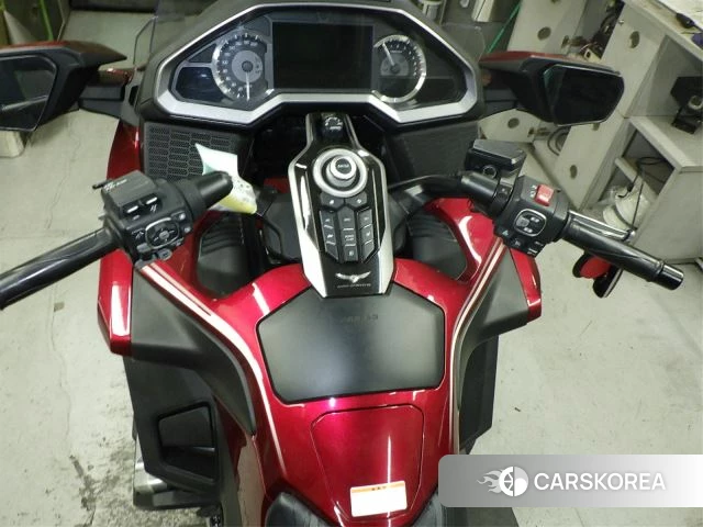 Honda GL1800 TOUR DCT id 4030592 из Японии 10