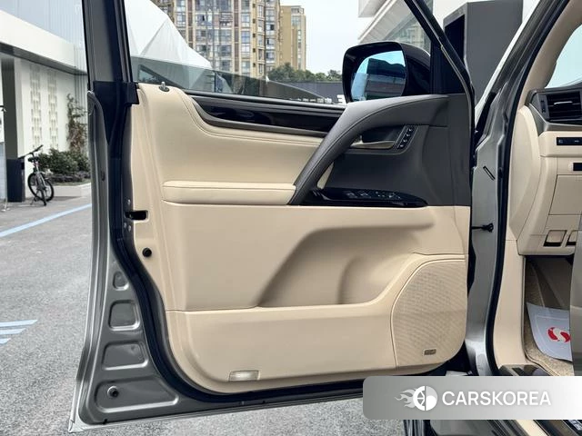 Lexus LX id 4276644 из Китая 10