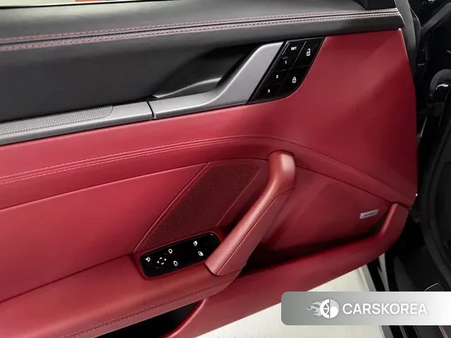 Porsche 911(992) id 3513993 из Кореи 10