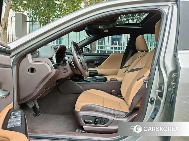 Lexus ES id 4210566 из Китая 10