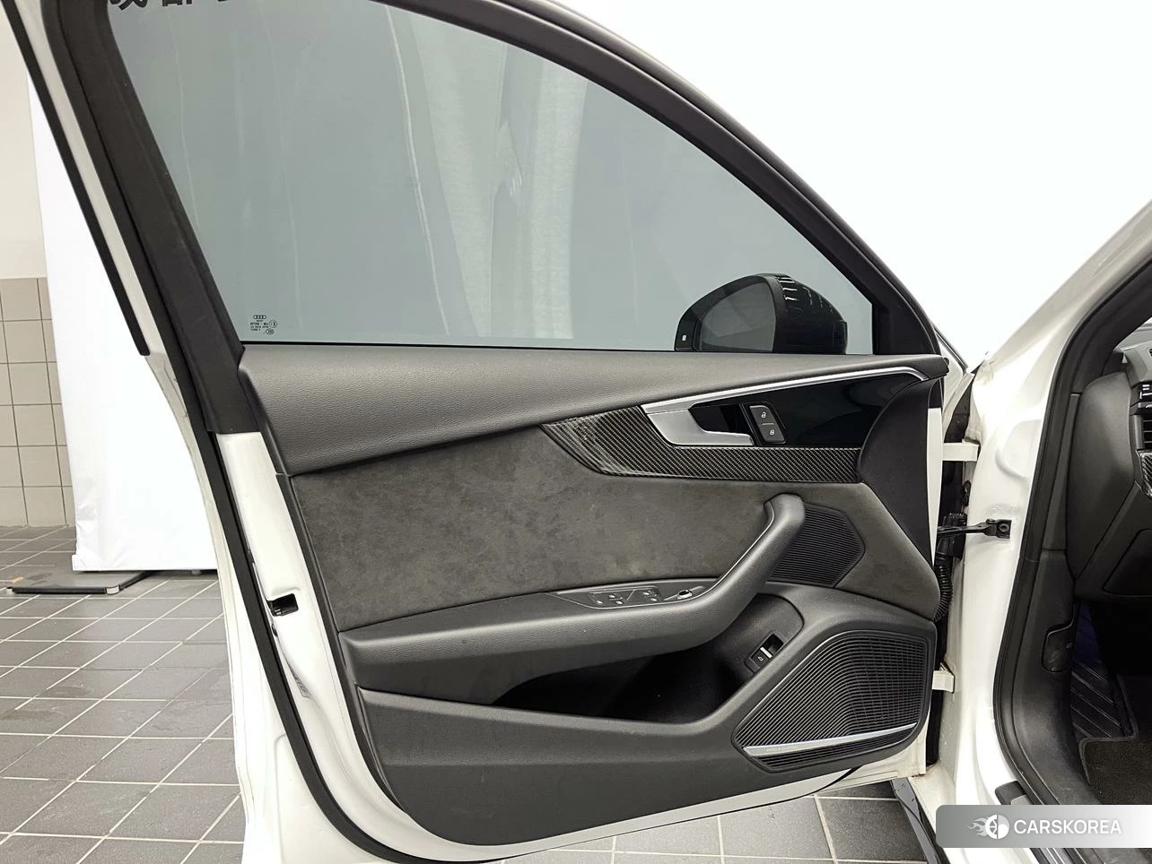 Audi A4L id 4440739 из Китая 10