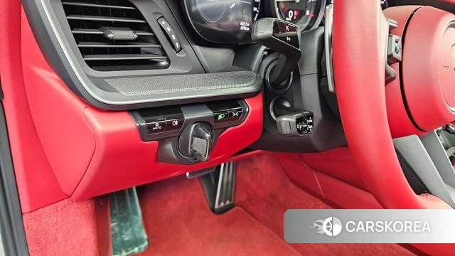 Porsche 911(992) id 4894702 из Кореи 10