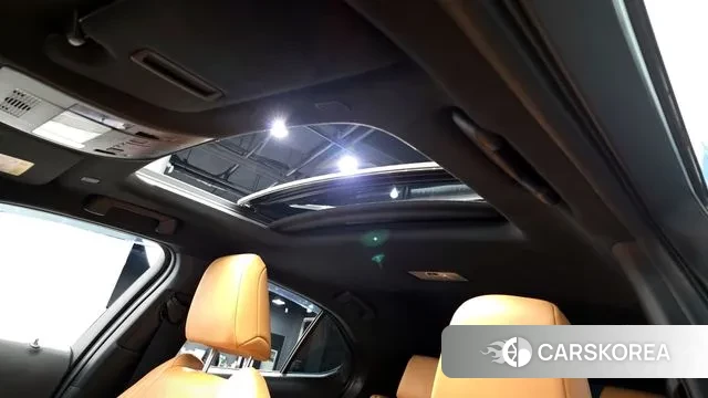 Lexus UX250h id 3769901 из Кореи 10