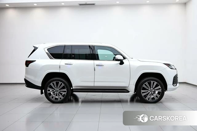 Lexus LX id 4276738 из Китая 10