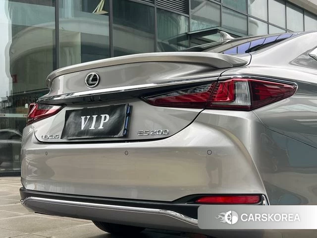 Lexus ES id 4374424 из Китая 10