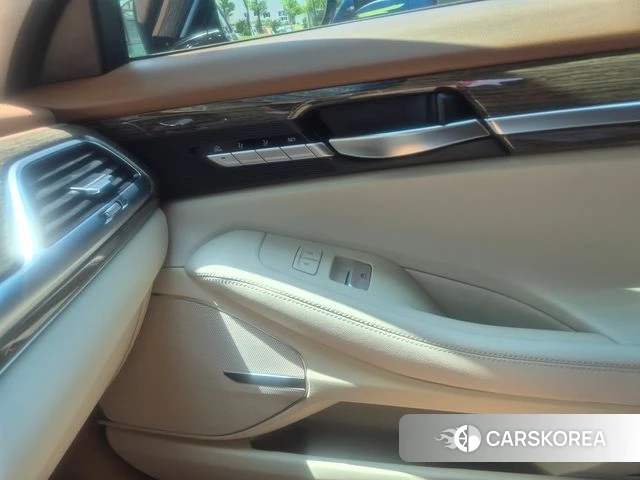 Genesis G90 id 4396797 из Кореи 10