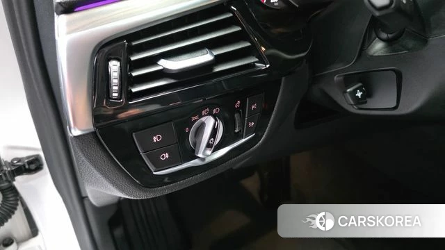 BMW 5 Series (G30) id 4737554 из Кореи 10