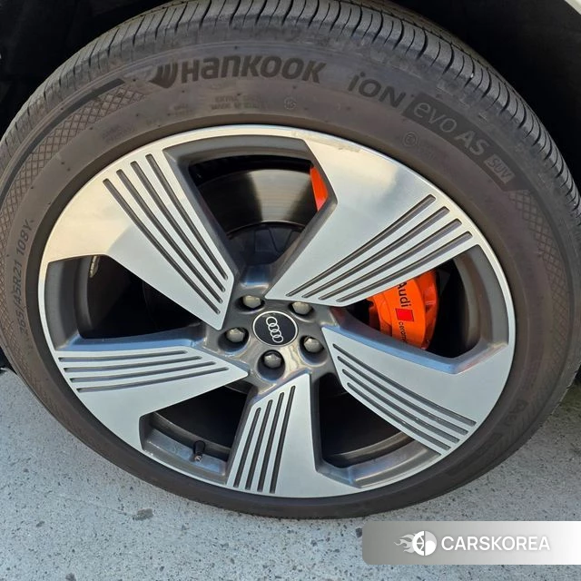 Audi e-Tron id 4283013 из Кореи 10