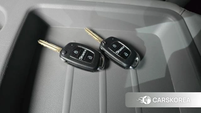 Hyundai The New Grand Starex id 3879776 из Кореи 10