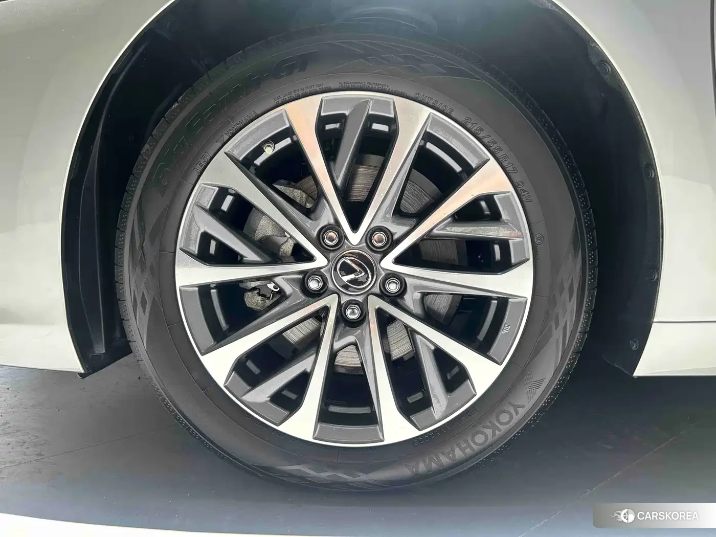 Lexus ES id 4686048 из Китая 10