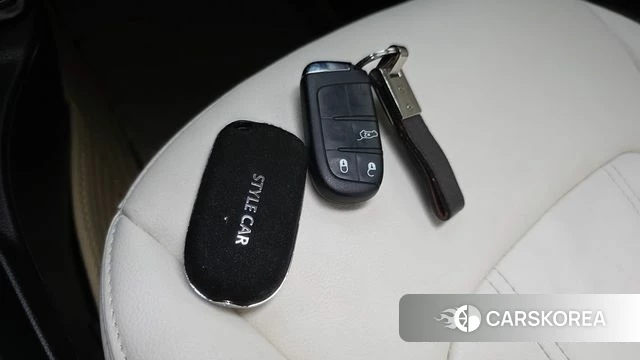Jeep Renegade id 4361696 из Кореи 10