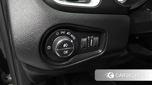 Jeep Renegade id 4605320 из Кореи 10