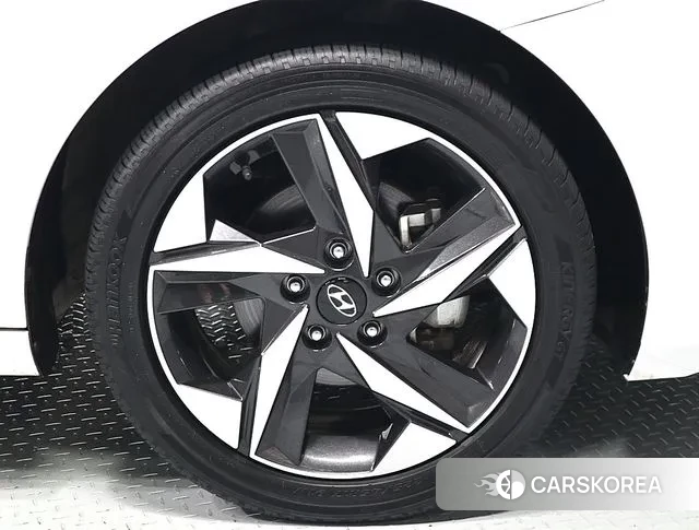 Hyundai Avante (CN7) id 3338767 из Кореи 10