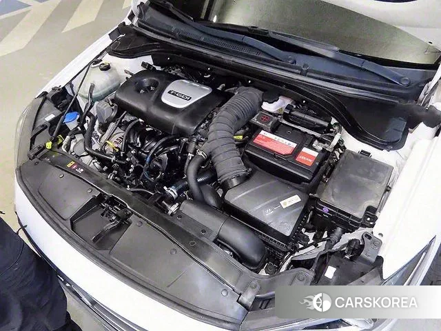 Hyundai Avante AD id 3019069 из Кореи 10