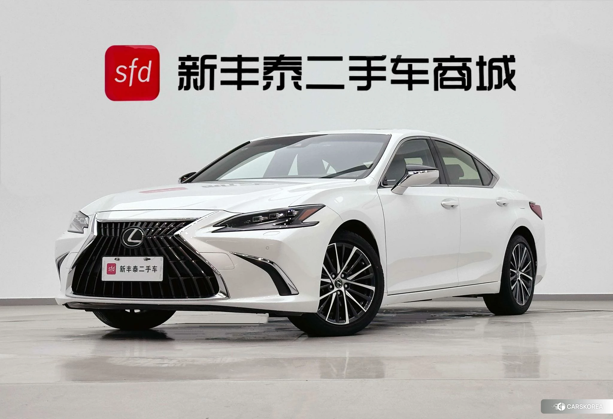 Lexus ES id 4473397 из Китая 10