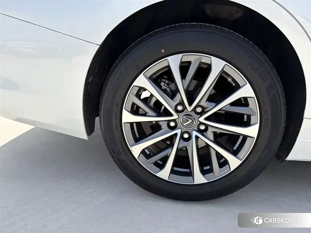 Lexus ES id 4669420 из Китая 10