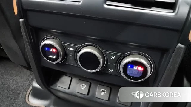 Land Rover Defender (L663) id 3585596 из Кореи 10