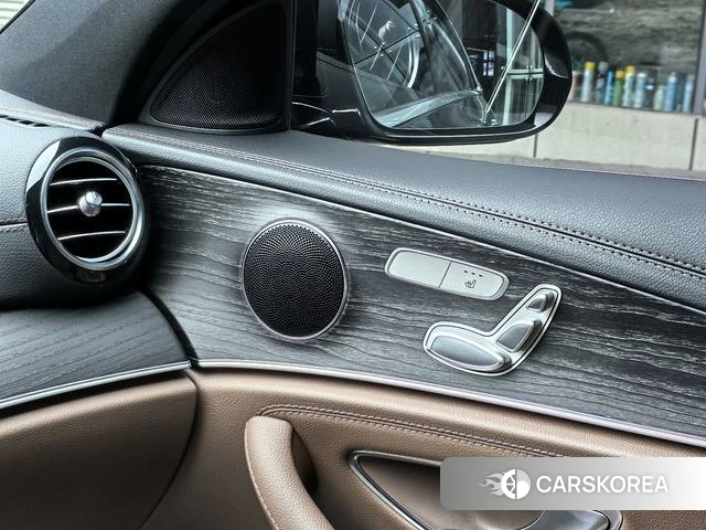 Mercedes-Benz E-class id 4256829 из Китая 10