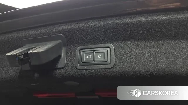 Audi A6 (C8) id 3691338 из Кореи 10