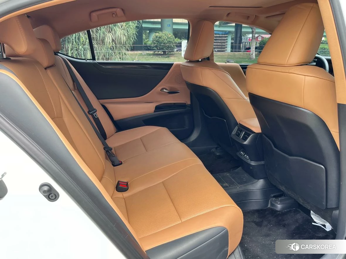 Lexus ES id 4515000 из Китая 10