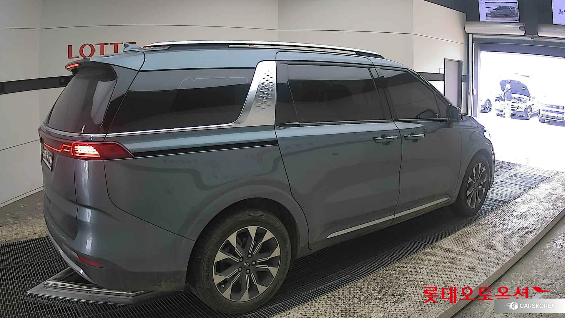 Kia Carnival id 3888379 из Кореи 10