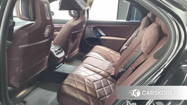 BMW 7 Series (G70) id 4267049 из Кореи 10