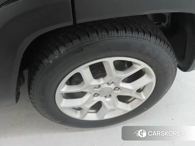 Jeep Renegade id 4596299 из Кореи 10