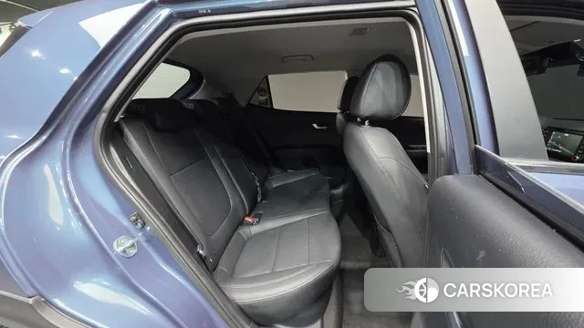 Kia Stonic id 3631303 из Кореи 10