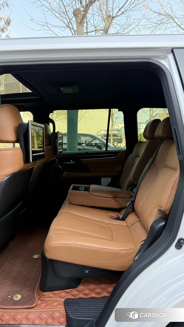 Lexus LX id 4262452 из Китая 10