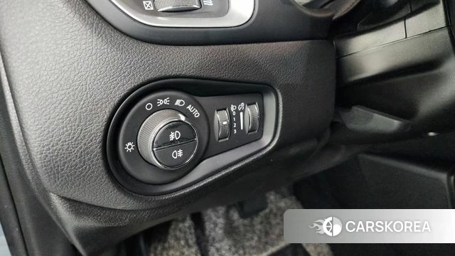 Jeep Renegade id 3829026 из Кореи 10