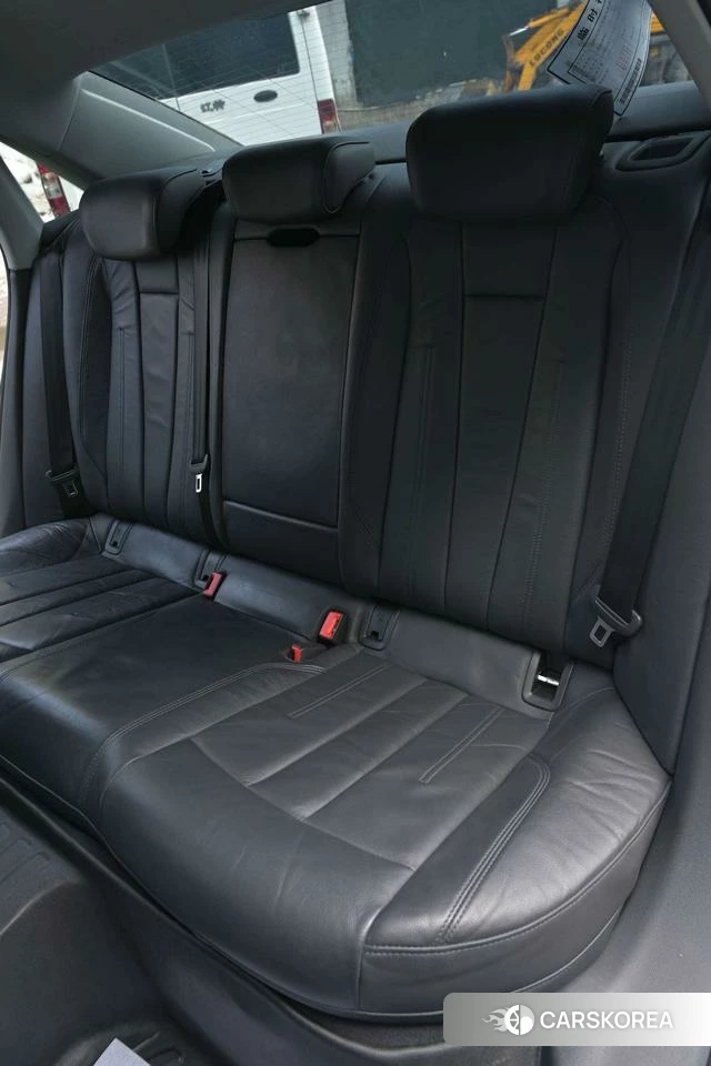 Audi A4L id 4240246 из Китая 10