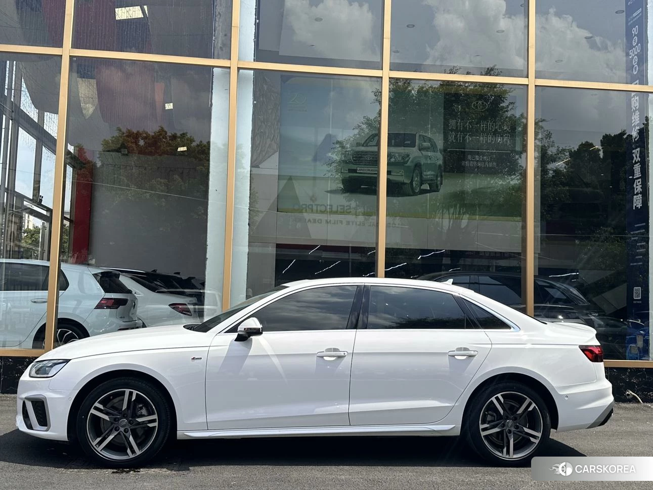 Audi A4L id 4432194 из Китая 10