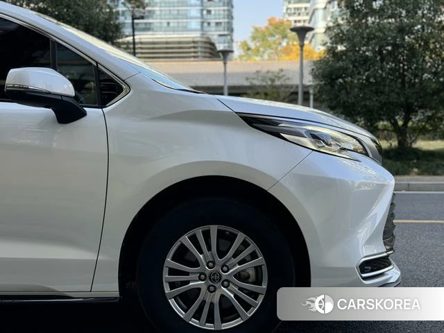 Toyota Saina id 4260666 из Китая 10
