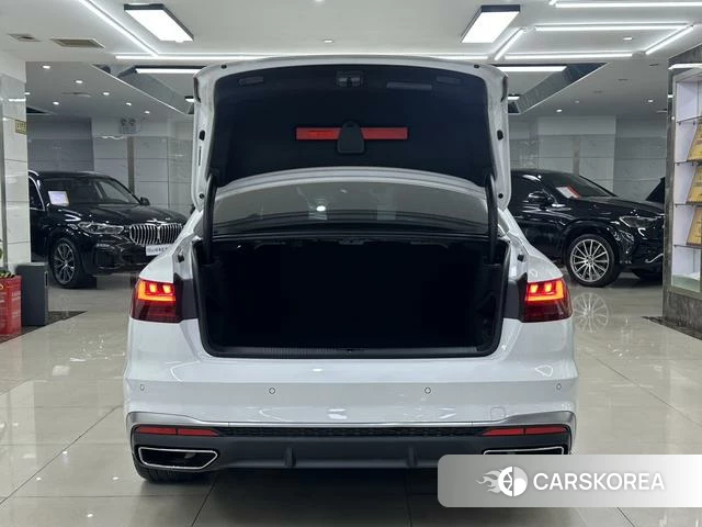 Audi A4L id 4272533 из Китая 10