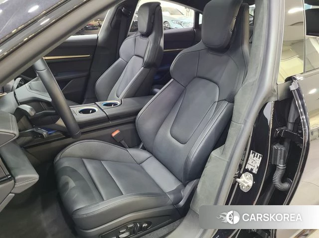 Porsche Taycan id 4177658 из Кореи 10