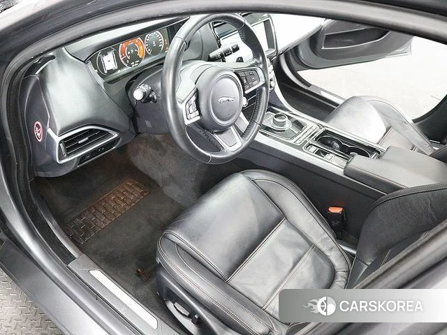 Jaguar XE id 4377908 из Кореи 10