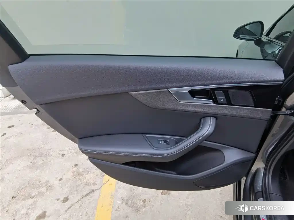 Audi A4L id 4514301 из Китая 10
