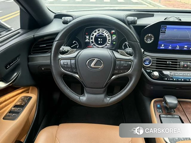 Lexus LS id 4359605 из Китая 10