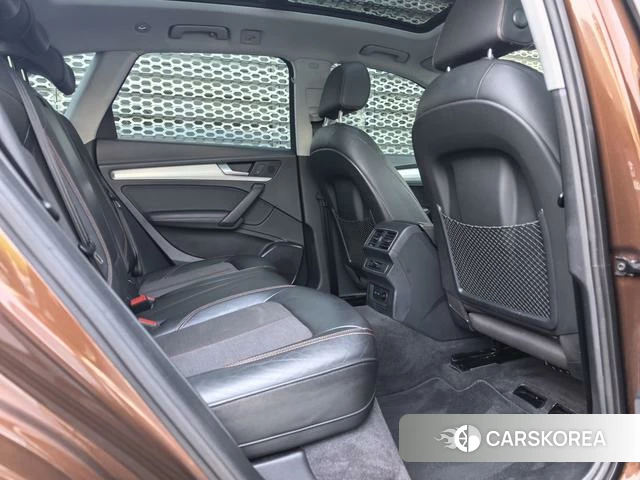 Audi Q5L id 3890655 из Китая 10