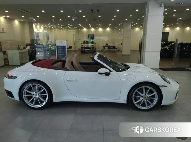 Porsche 911(992) id 4360065 из Кореи 10