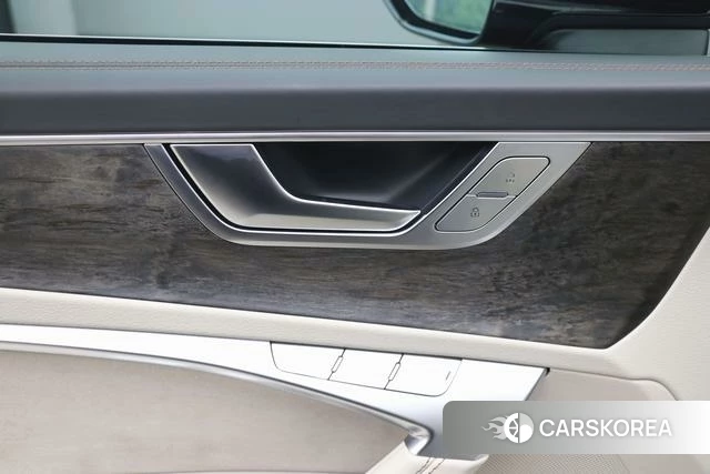 Audi A6L id 4278830 из Китая 10
