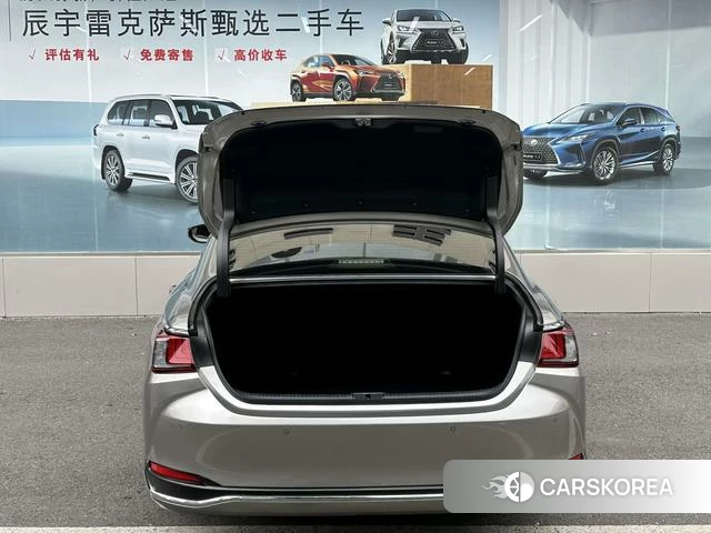 Lexus ES id 4342103 из Китая 10