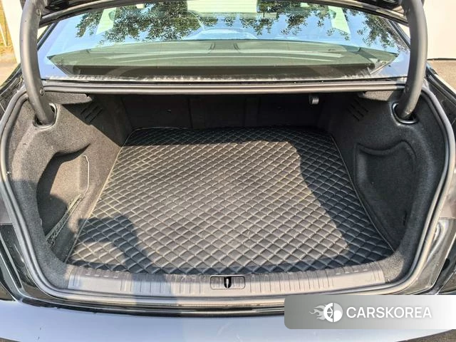Audi A6L id 4299899 из Китая 10