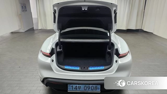 Porsche Taycan id 4527694 из Кореи 10