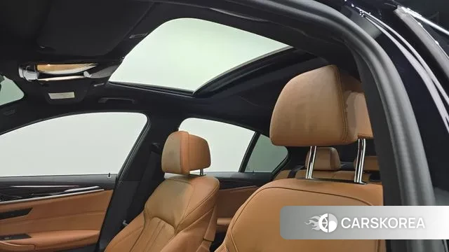 BMW 5 Series (G30) id 3788681 из Кореи 10