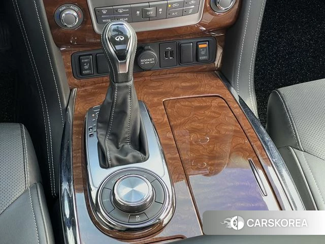 Infiniti QX80 id 4239433 из Китая 10