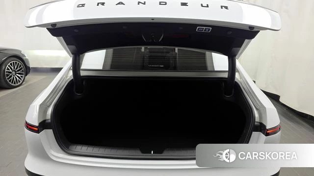 Hyundai Grandeur (GN7) id 4395092 из Кореи 10