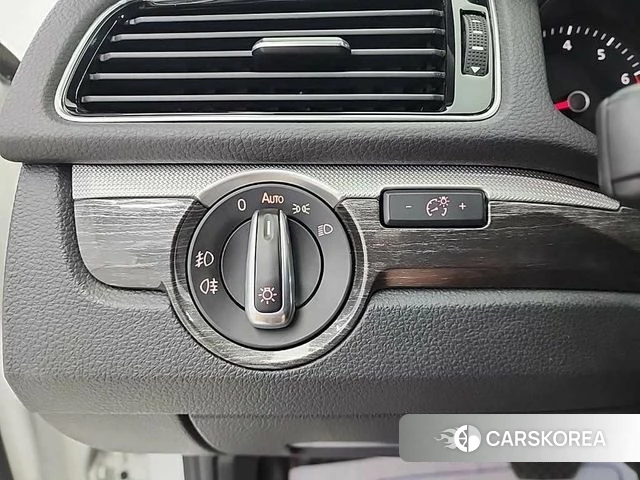 Volkswagen The New Passat id 4705667 из Кореи 10