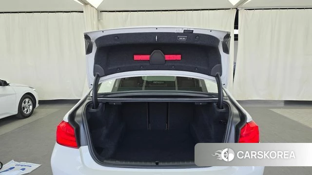 BMW 5 Series (G30) id 3820837 из Кореи 10